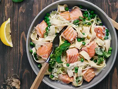 Laksefilet i kremet saus med dill – ikke risottoen, men samme smaker