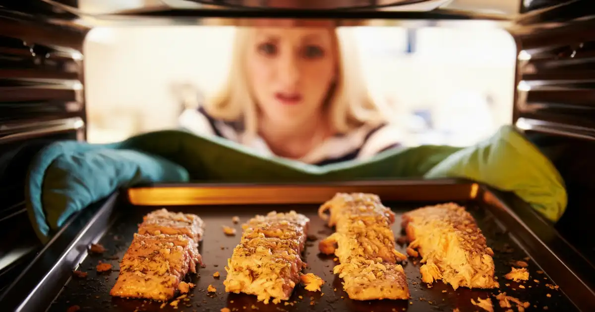 Saftig laksefilet med jevn rosa kjerne — perfekt tilberedt