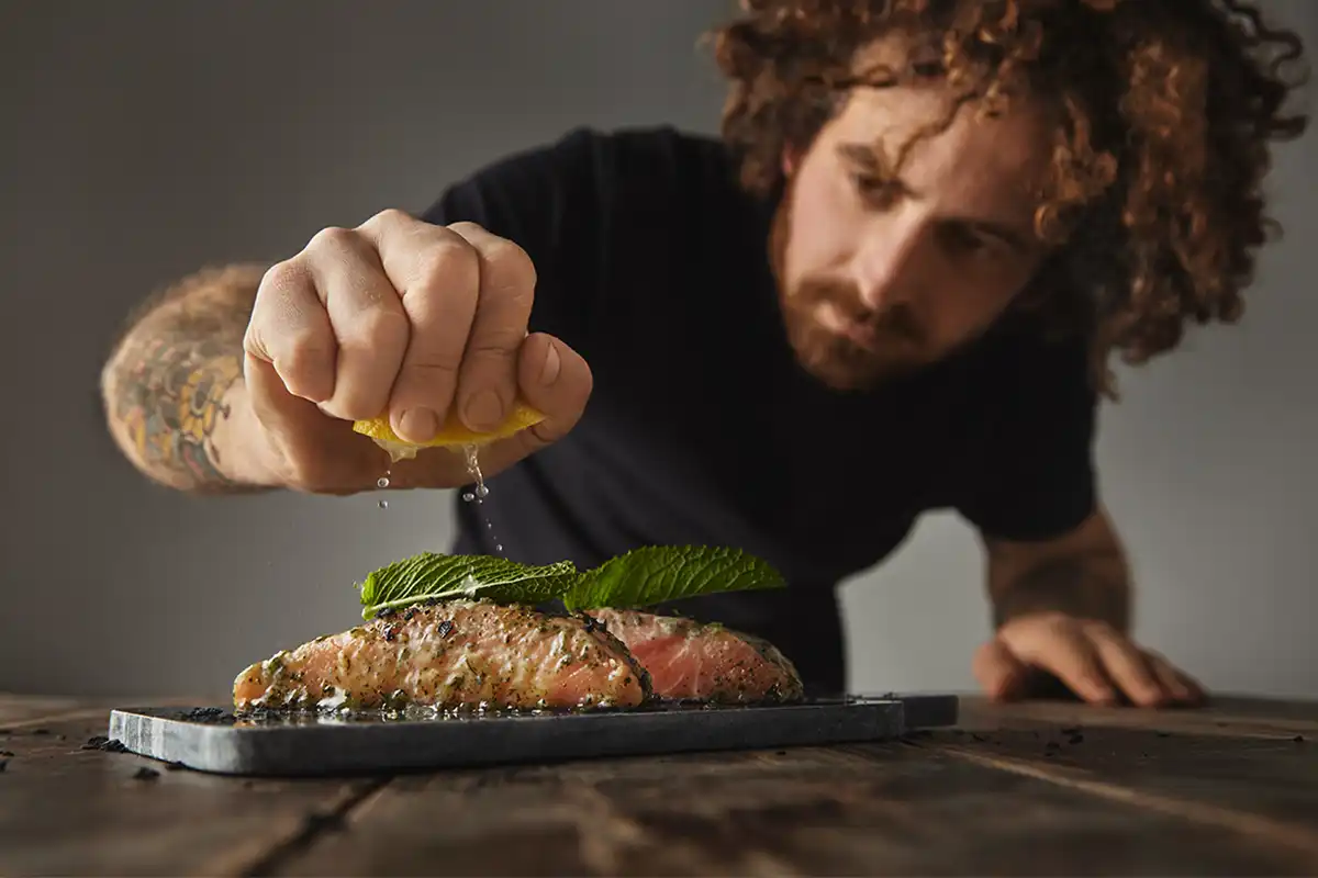 Rå superior laksefilet – laks, ikke ørret, på bildet